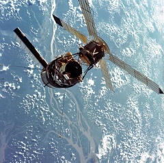 Skylab über der Erde während Skylab 3