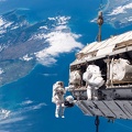 STS 116 Weltraumausstieg 1