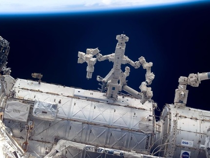 Dextre