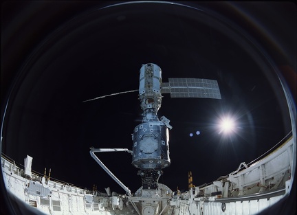 ISS wird im Dezember 1998 um Unity ergänzt