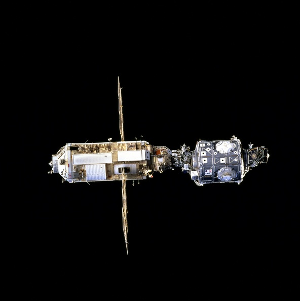 sts088703019issdez1998nasa.jpg
