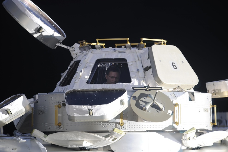 Exp25WheelockCupola9nov10nasa.jpg