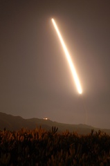 Minotaur I mit NROL-66 nach dem Start von der VAFB Februar 2011