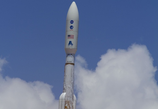 Atlas AV-029 mit Juno im Flug 