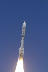 Atlas AV-029 mit Juno im Flug 