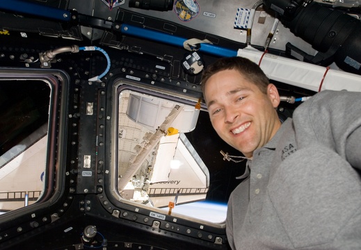 STS131JamesDuttonCupolanasa