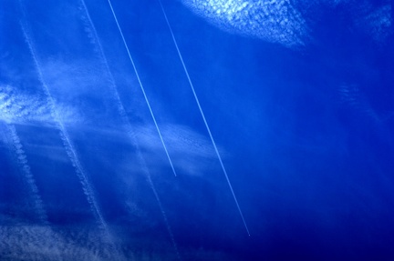 Flugzeuge fast 390km unter der ISS