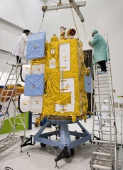 Insat3DCU2etposesurbati00056
