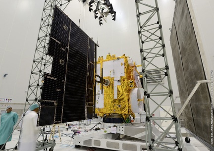 Test der Entfaltung des Solarzellenauslegers von INSAT 3D am 19. Juni 2013