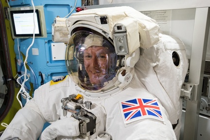 Timothy Peake im Raumanzug