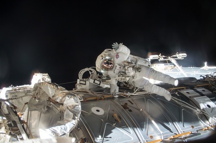 Timothy Peake im Raumanzug bei EVA