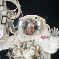 Timothy Peake im Raumanzug bei EVA