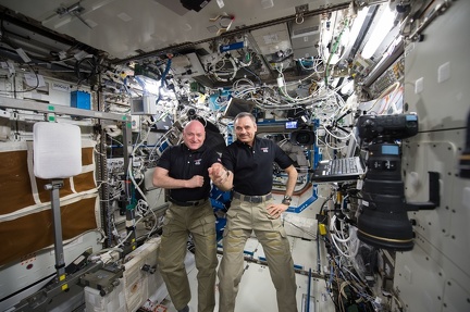 Scott Kelly und Mikail Kornijenko auf ISS