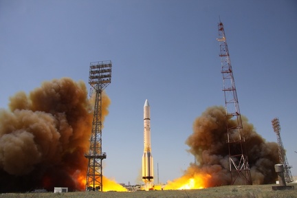 Start Proton-M mit Intelsat 31