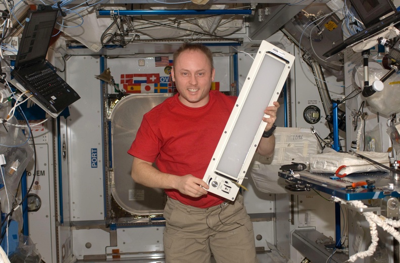 lighting_effects_1_iss018e010657_1.jpg
