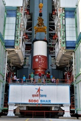 7hoistingofnozzelendc37isro