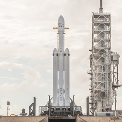 Falcon Heavy Jungerfernf&shy;lug