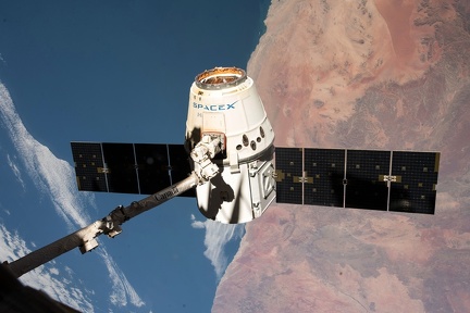 Dragon CRS-15 - Capture