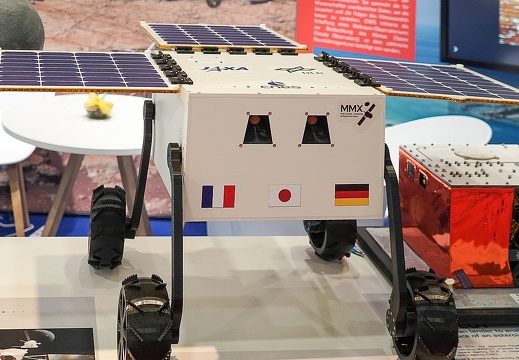 IACmmxrovermascot2cnes1500