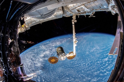 ISS - Ablegen eines Cygnus Frachters
