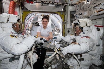 ISS - Raumanzug Anprobe