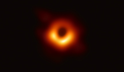 Das Schwarze Loch in der Mitte von M87