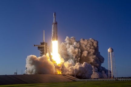 Falcon Heavy mit Arabsat 6A