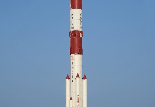 pslvc45carriedtombilicaltowerisro