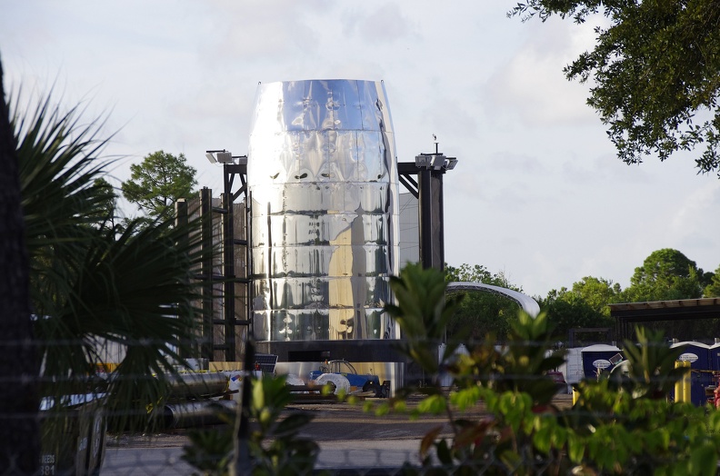 Starship Cocoa vor Hurricane 08.jpg