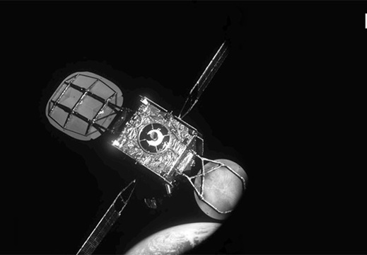 MEV-1 hat an INTELSAT IS-901 angedockt.