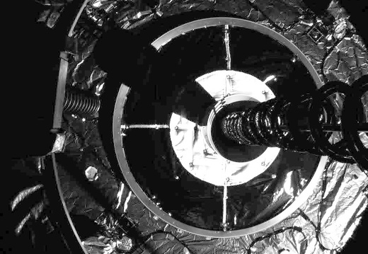 MEV-1 hat an INTELSAT IS-901 angedockt.