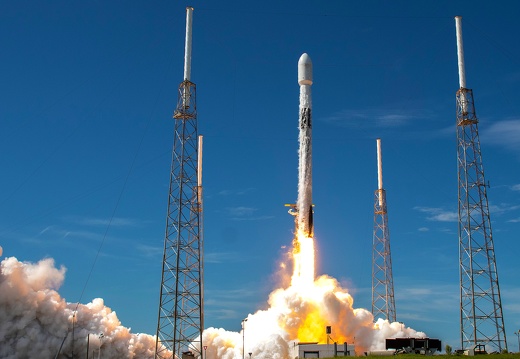 Falcon 9 mit Starlink 10 - Start