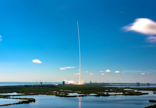 Falcon 9 mit Starlink 10 - Start