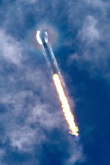 Falcon 9 mit Starlink 10 - Start