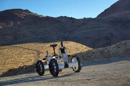 Der DuAxel Rover in der kalifornischen Mojave-Wüste