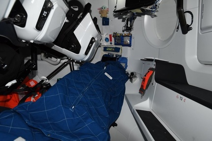 Crew-Quartier im Cockpit von Dragon Resilience.