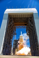 Delta IV Heavy NROL-82 - Start