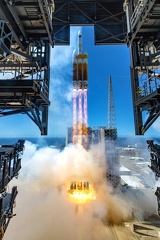 Delta IV Heavy NROL-82 - Start