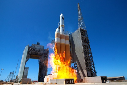 Delta IV Heavy NROL-82 - Start