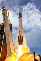 Falcon 9 - Start mit Dragon CRS-22
