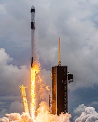 Falcon 9 - Start mit Dragon CRS-22