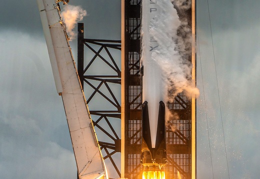 Falcon 9 - Start mit Dragon CRS-22