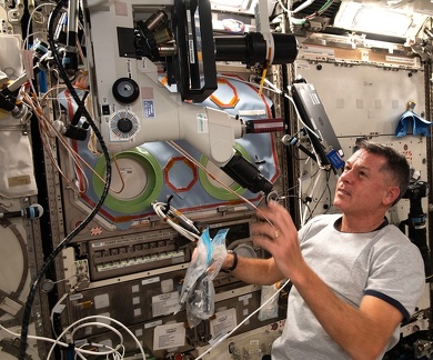 ISS - Real-Time Protein Crystal Growth Experiment