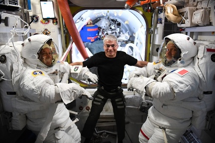 ISS - Raumanzug Anzugprobe