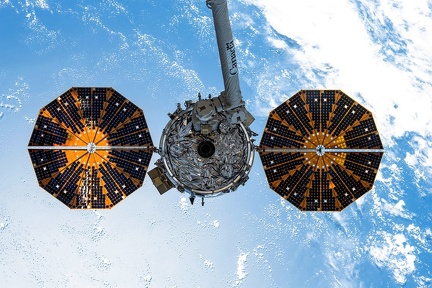 Cygnus NG-15 - Abdocken