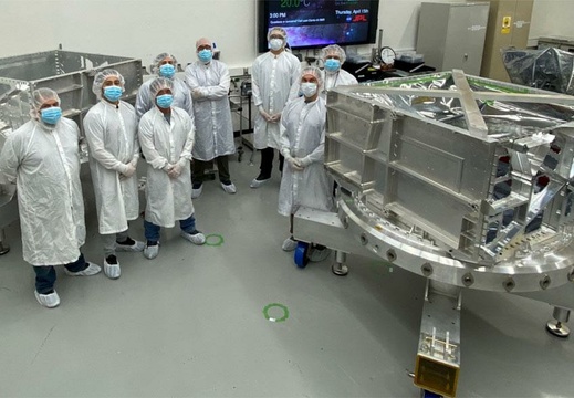Vollst&#228;ndig: Europa Clipper Beh&#228;lter und sein Zwilling
