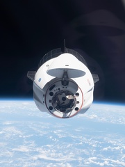 CrewDragonEndeavourapproachesiss065e002695on24April2021nasa4k