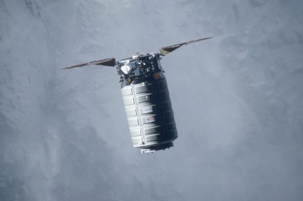 CygnusApproachesISS049e045140on23Okt2016nasa4k