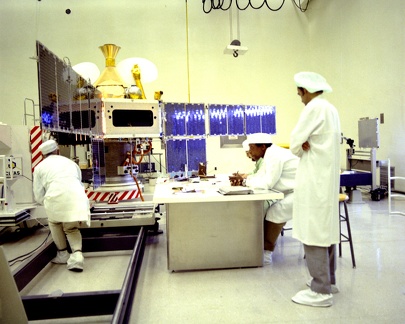 SymphonieASolarPanelsCheckout13Nov1974hangars2nasa