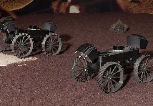 CADRE Rover-Prototypen fahren in Formation